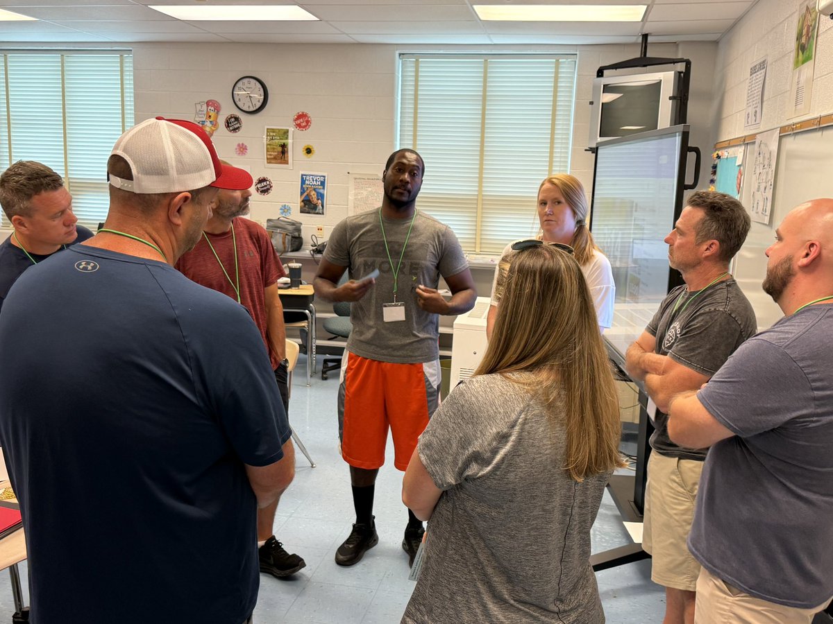 CaraGrant11's tweet image. 🥇First day of 
🍎Secondary
🍏Teacher
🎓Leadership
🗓️Week

📖Professional Learning in 
👟Action!
@NorthwestJags 
@MCPS 
@SHAPEAmerica 
@PK12Curriculum