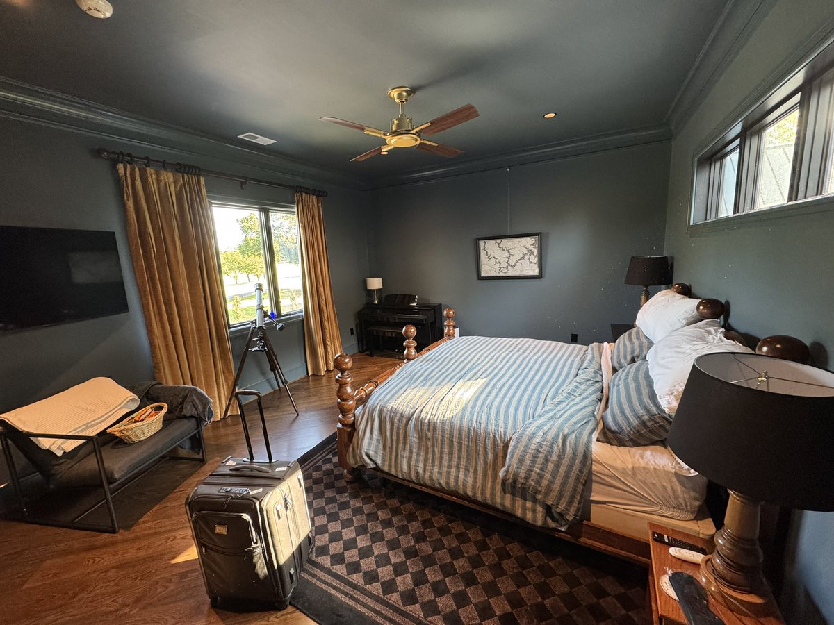 AnthonyKongphan's tweet image. I’m finally back home folks. 

Had an amazing time with my 2nd family.

Gonna relax a little bit then absolute ham fest streams inc.