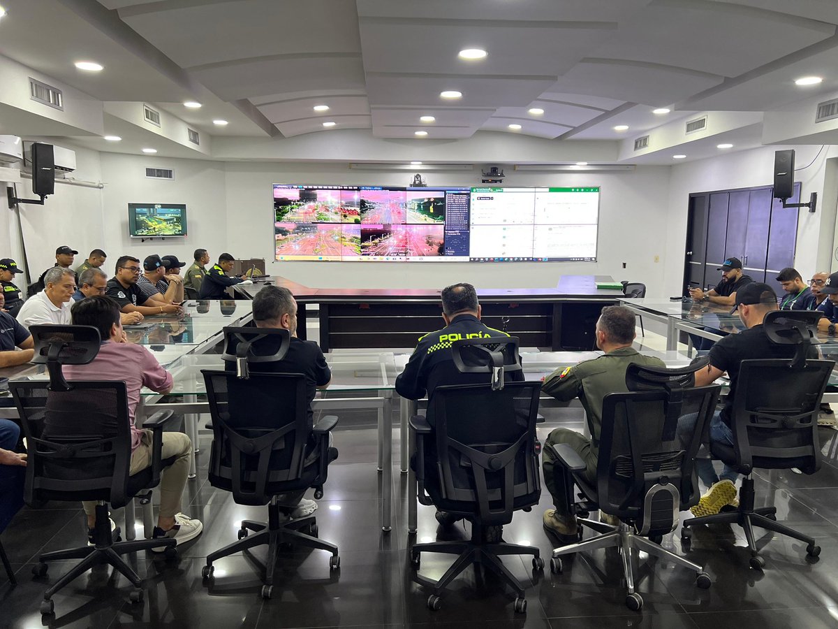 Alcaldía de Barranquilla (@alcaldiabquilla) on Twitter photo ¡Estamos listos para recibir a todas las delegaciones en el Foro de Desarrollo Local de la <a href="/OECD/">OECD ➡️ Better Policies for Better Lives</a>!
Articulados entre autoridades distritales, fuerza pública, organismos de atención a emergencias y protección de derechos, instalamos PMU para seguimiento a este evento internacional. ¡Estamos listos para recibir a todas las delegaciones en el Foro de Desarrollo Local de la <a href="/OECD/">OECD ➡️ Better Policies for Better Lives</a>!
Articulados entre autoridades distritales, fuerza pública, organismos de atención a emergencias y protección de derechos, instalamos PMU para seguimiento a este evento internacional.