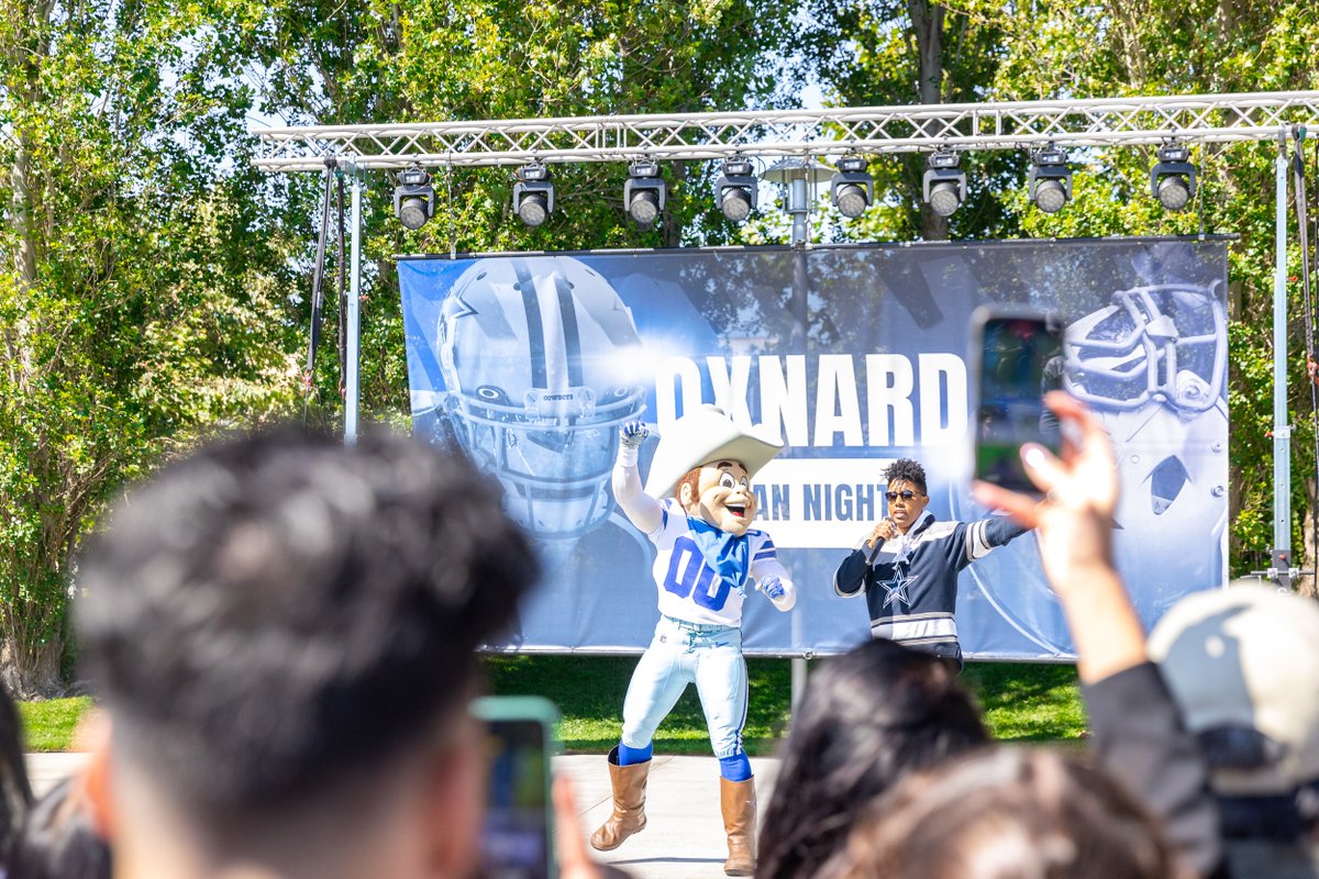 VisitOxnardCA's tweet image. 🎉 Oxnard Fan Night is BACK with Dallas Cowboys Cheerleaders, Rowdy, games, giveaways and a special guest --> bit.ly/3NRArAy
📍 July 25 | The Collection at RiverPark
#visitoxnard #oxnard #visitca #dallascowboys #DallasCowboysCheerleaders #AmericasSweethearts #DCC