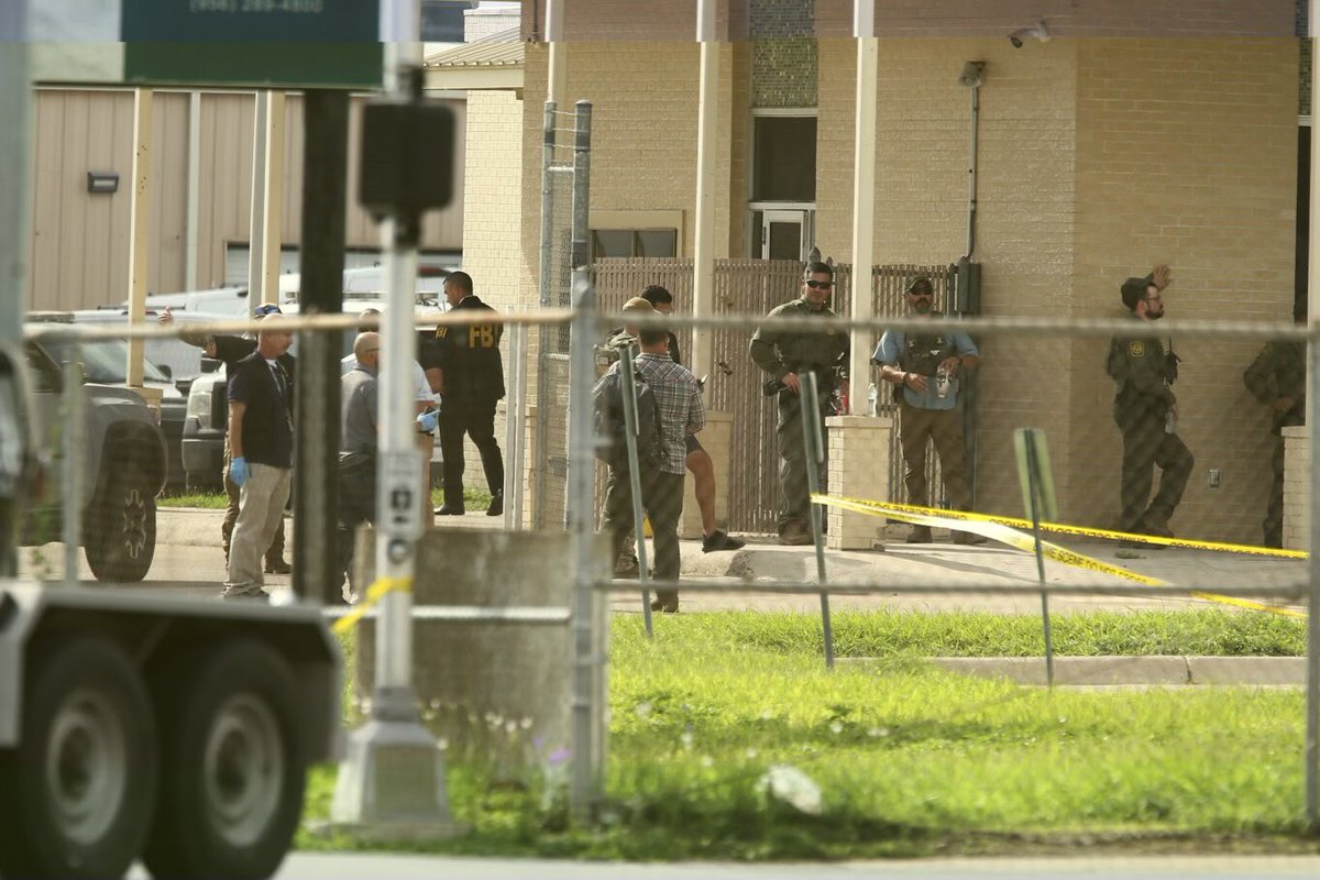 ValOnTheBorder's tweet image. Update: Hours before the shooting at the McAllen border patrol station, police in Weslaco stopped the gunman’s father who was concerned and looking for his son.
apnews.com/article/mcalle…