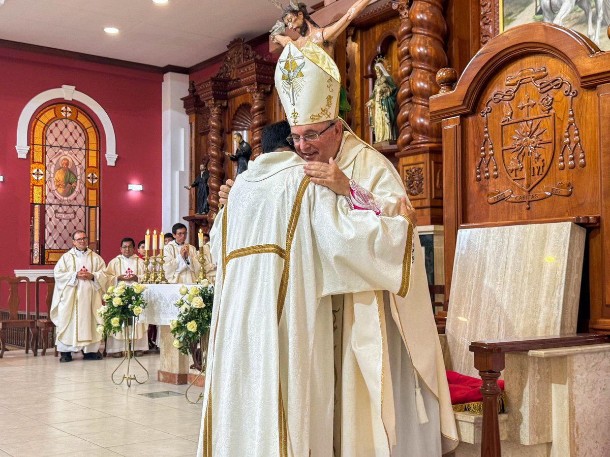 📷 Compartimos la ordenación diaconal de Mauricio Leonardo Laos Novoa, celebrada en la <a href="/Prela_Moyobamba/">Prelatura de Moyobamba</a> 

📷 Aquí algunos momentos de esta hermosa celebración.
#OrdenaciónDiaconal #PrelaturaDeMoyobamba #Vocaciones