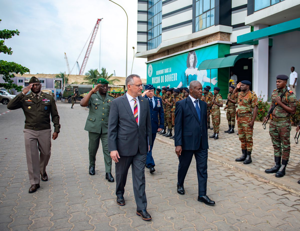 USAfricaCommand's tweet image. Africa Endeavor 2025 kicks off in Cotonou, Benin! 🇧🇯
Here we go! #AE2025, AFRICOM's premiere #CyberSecurity forum kicks off today in Cotonou, #Benin. The event brings together countries from across Africa to discuss cyber initiatives and security efforts.
#Benin @USEmbassyBenin