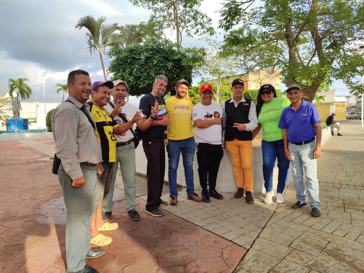 #Tupamaro junto con el Gran Polo Patriótico realizan reunión de Planificación en donde hubo intercambio  de ideas y saberes ideológicos Revolucionario, en apoyo a nuestro próximo Alcalde Pedro Martinez para el bienestar de nuestro Municipio.
TupamaroEjemploDeLucha