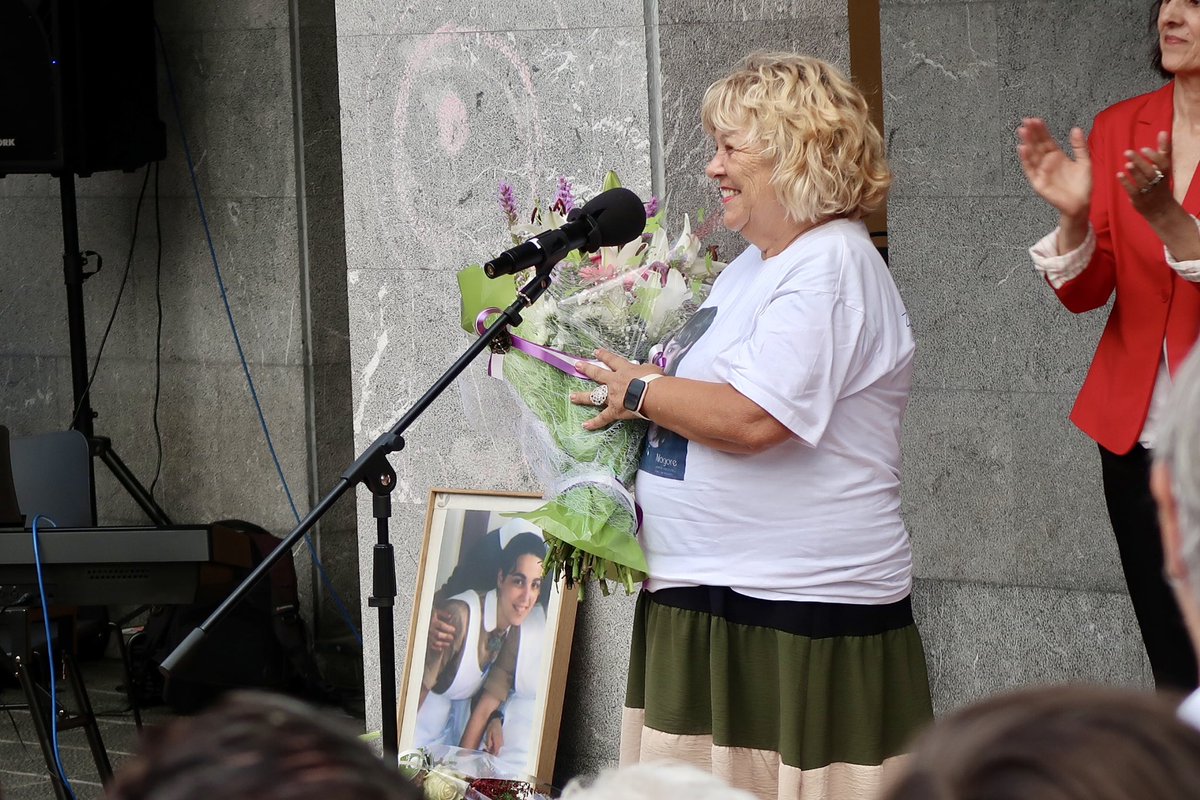 Hamazazpi urte dira Jose Diego Yllanesek Nagore erail zuela. 

Geroztik, Nagoreren amak, Asun Casasolak indarkeria matxistarik gabeko gizarte baten aldeko lan nekaezina egin du, eta egiten jarraitzen du.  

Zure oroimenez Nagore, 
Eskerrikasko Asun, 

#IndarkeriaMatxistarikEZ