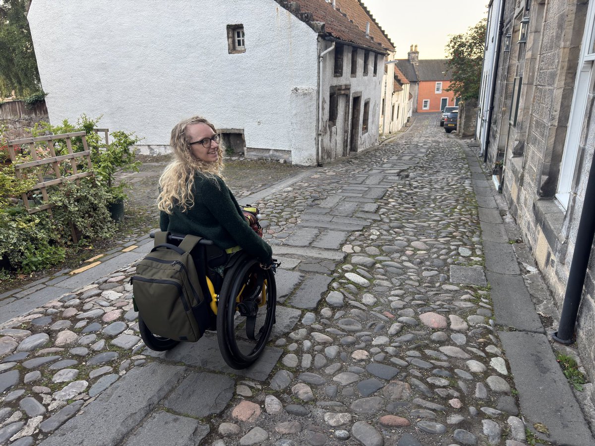 Stad Hasselt be like “zie, er is een comfortstrook”.