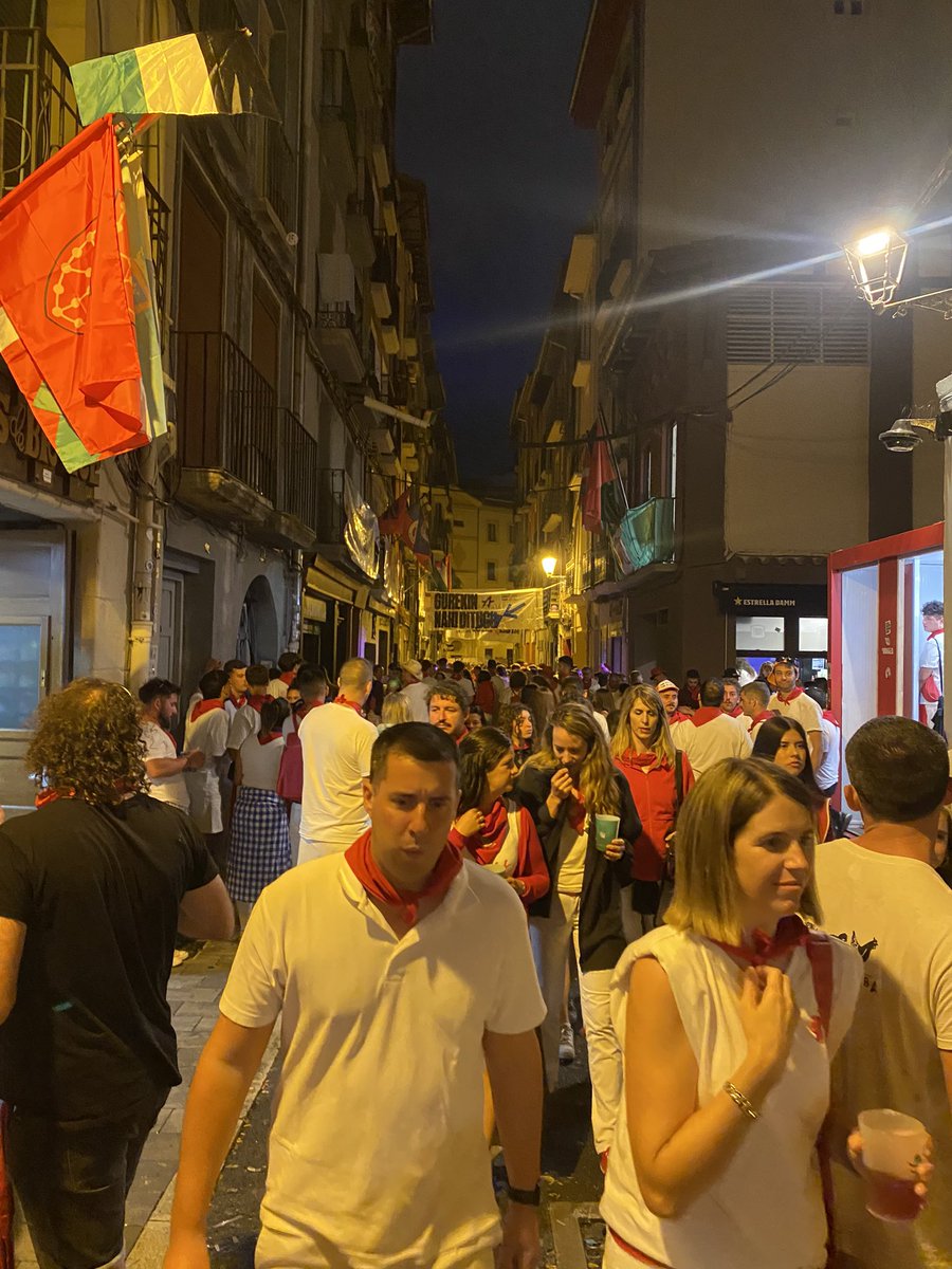 Nadie sabe que soy <a href="/pajaritooroz/">El pajarito oroz 🍍</a>