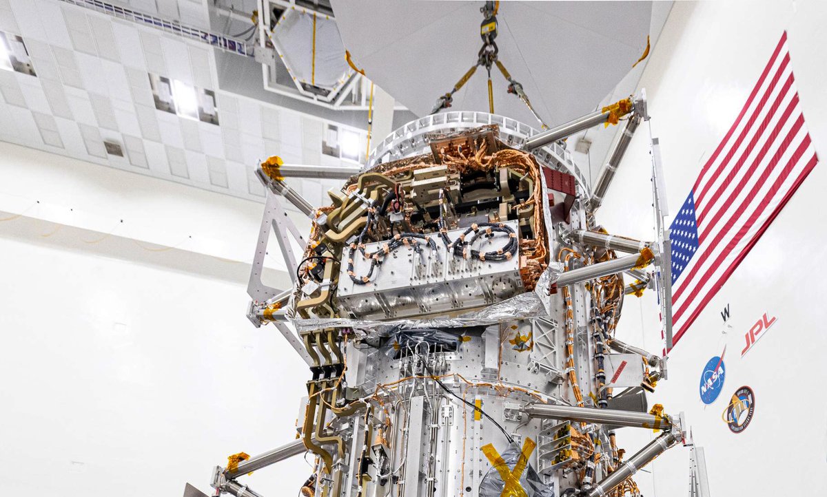 NASA's tweet image. Monitoring vital signs in space and on Earth: @NASAJPL-developed contactless monitoring technology was used in a device to support home health care. 

More about @NASA_Technology in your everyday life: go.nasa.gov/45SBpWx