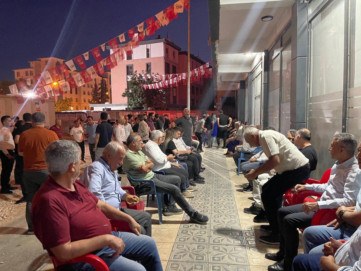 Adalet Nöbetimiz, #CumhuriyetHalkPartisi   CHP  Adıyaman İl Başkanlığında kararlılıkla devam ediyor.
Sesimiz susmayacak, mücadelemiz bitmeyecek!
Adıyaman Merkezilçe  Örgütü olarak adaletin ışığını büyütmeye devam edeceğiz.

#AdaletNöbeti #CHP #Adıyaman #HakHukukAdale