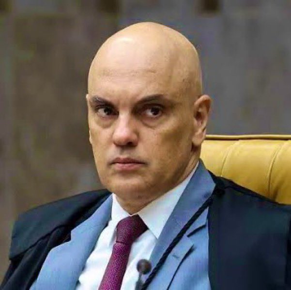 NewsLiberdade's tweet photo. 🚨URGENTE - Governo Trump solicitou ao deputado Eduardo Bolsonaro que não fale com terceiros sobre sanções estudadas por Washington contra o Moraes, diz Cappelli

Segundo interlocutores de Trump, o vazamento poderia atrapalhar a implementação das diferentes medidas em análise https://t.co/7B3yYCh8cy
