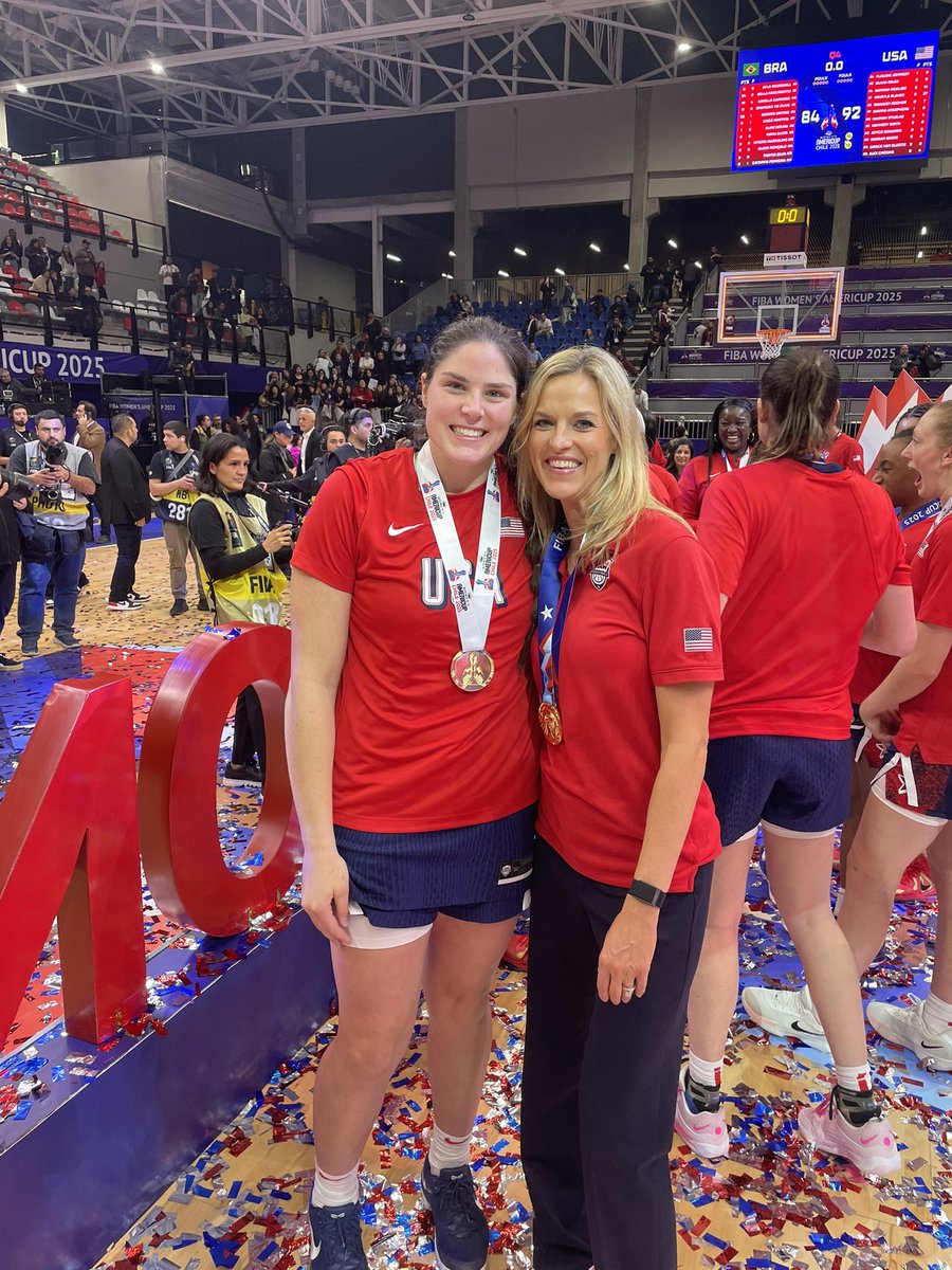 SoonersCoachJB's tweet image. Wow @usabasketball !! Wow!!
What an AMAZING few weeks!! I have immense gratitude for these players, coaches, staff and parents!! What an unforgettable ride!!
These women worked, learned and grew TOGETHER!! Keep shining!! Love you all!! ❤️🤍💙