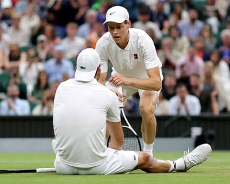shilparao11's tweet image. Tonight's match was so interesting. Then suddenly @GrigorDimitrov ‘s shoulder gave up.
Both players dropped their competitiveness and turned into empathic beings. This is what sportsmanship looks like.
Respect to @GrigorDimitrov & @janniksin 🙌❤️.