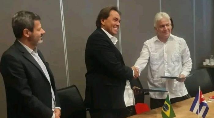 👏La sociedad mercantil🇨🇺 Mercalhabana y la empresa🇧🇷 Bioamazonas Industria e Comercio de Medicamentos Fitoterapicos constituyeron la empresa mixta Bioamazonas Alimentos y Otros Bienes de Consumo S.A.

Objetivo: comercializar alimentos y bienes de consumo, destaca <a href="/GobiernoCuba/">Gobierno Cuba 🇨🇺</a>.