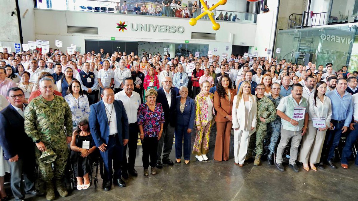 La paz no solo se declara, se construye.
Hoy instalamos los Consejos de Paz y Justicia Cívica en Nayarit, junto a mi esposa, la Dra. Beatriz Estrada, y la subsecretaria Rocío Bárcena.
Somos el primer estado en dar este paso por la seguridad y el bienestar de nuestras familias. 🕊️