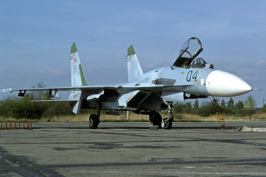 su27theplane's tweet image. Su-27's from 582. IAP, Chojna airfield Poland, early 90s