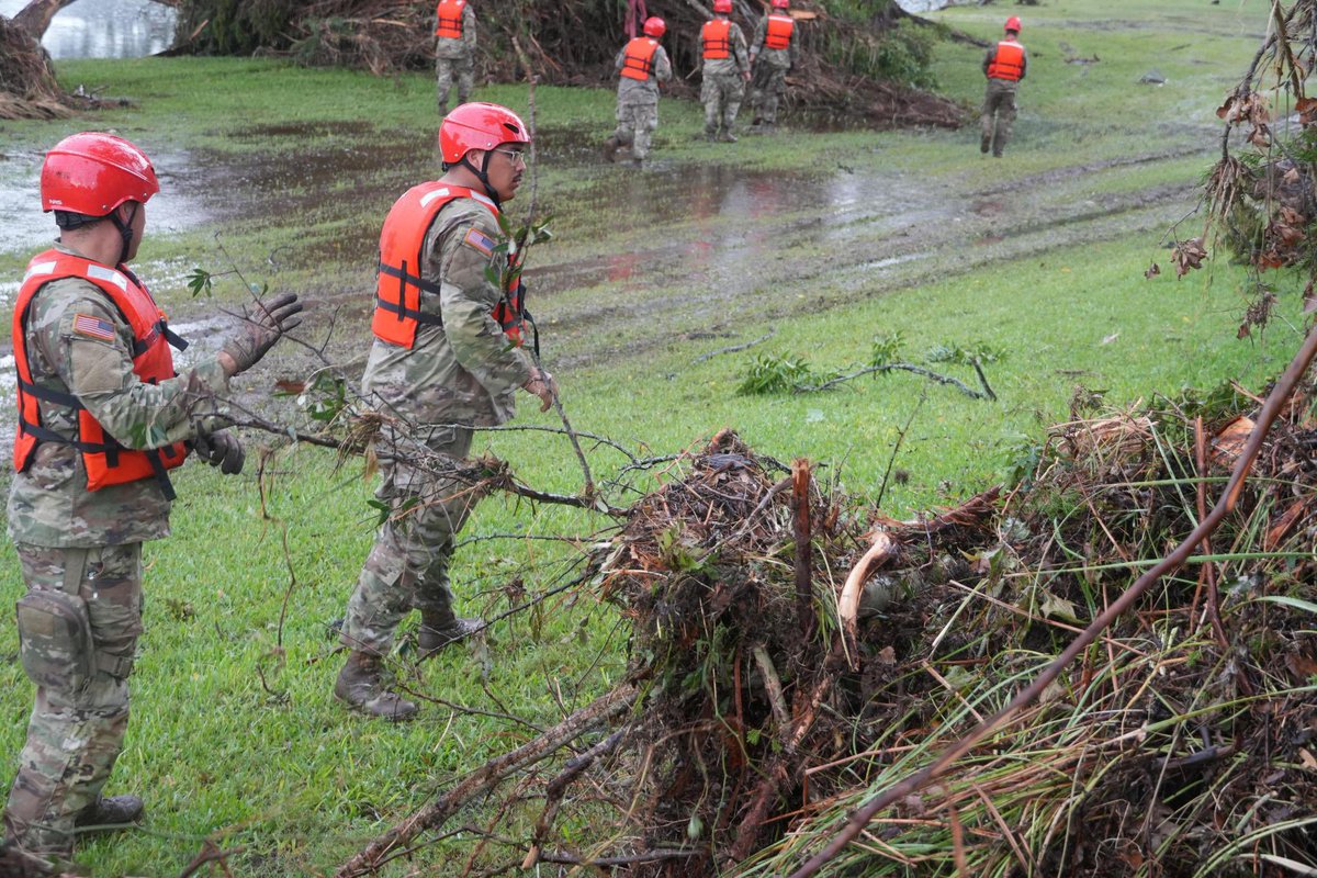 TXMilitary's tweet image. TMD service members are working around the clock to remove large pieces of debris and safely clear roadways while conducting search and rescue operations.