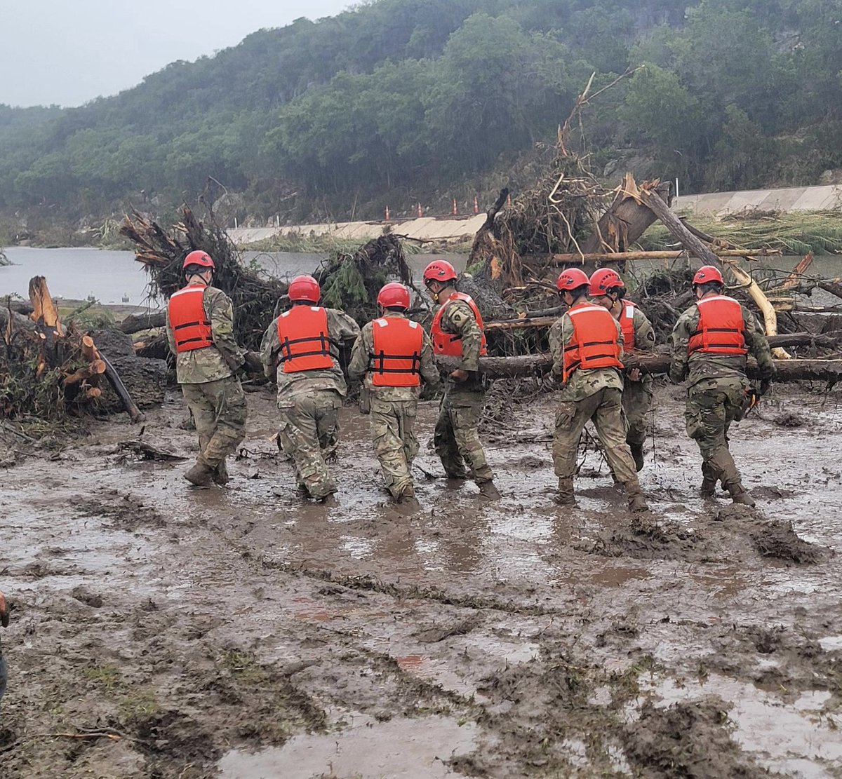 TXMilitary's tweet image. TMD service members are working around the clock to remove large pieces of debris and safely clear roadways while conducting search and rescue operations.