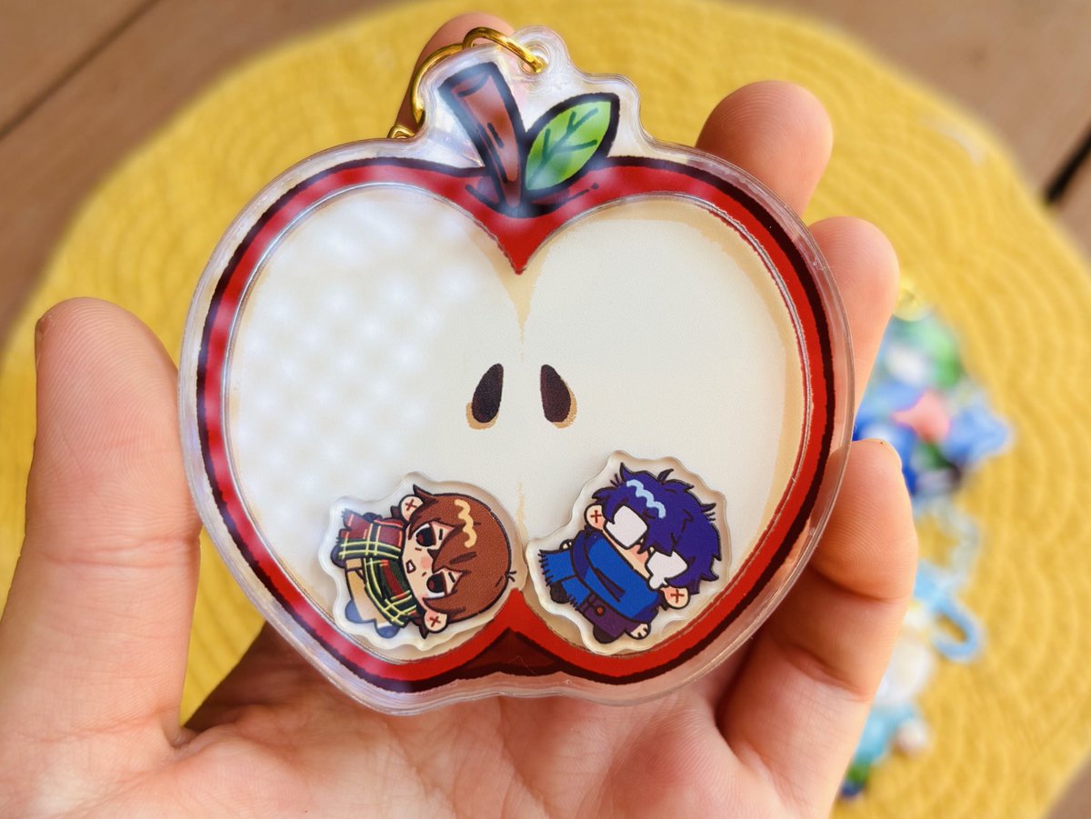 I’ve just added new south park charms and restocks of the akeshu shaker charm in my store!
link in the replies 🍎