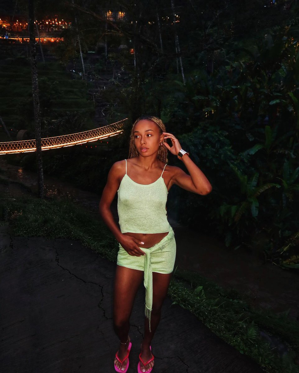 maelysmpomme's tweet image. Life outside of chasing geckos 🦎