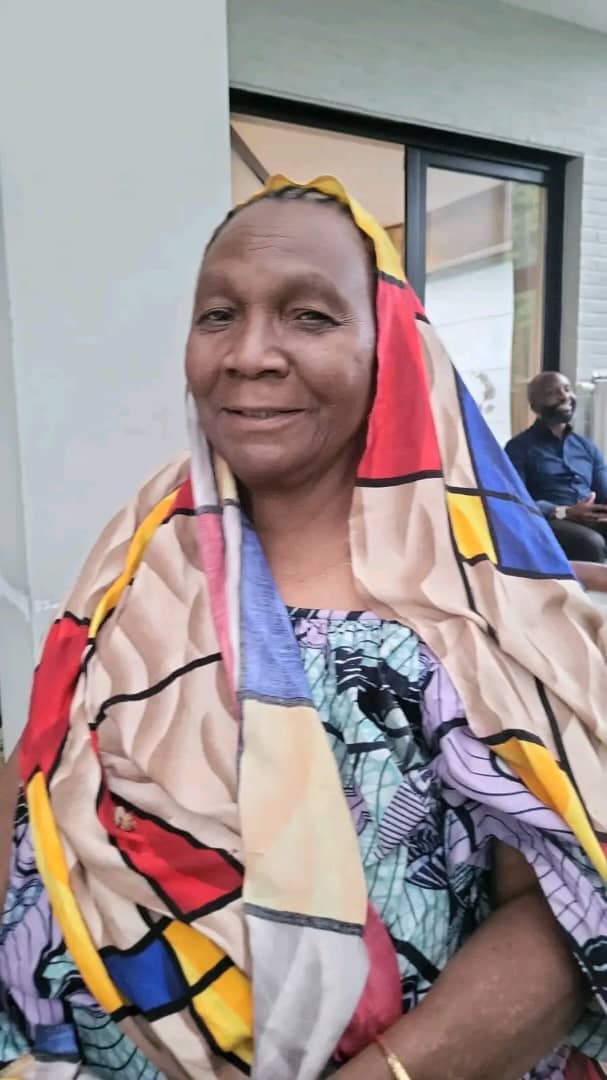 Cher sénateur et conseiller du chef,
<a href="/SalomonKalonda/">Salomon SK Della</a>, 
en cette période si douloureuse, je joins ma voix à celle de #Umak (union des mouvements et associations KATUMBISTES ) pour vous présenter mes condoléances les plus attristées.

RIP maman.