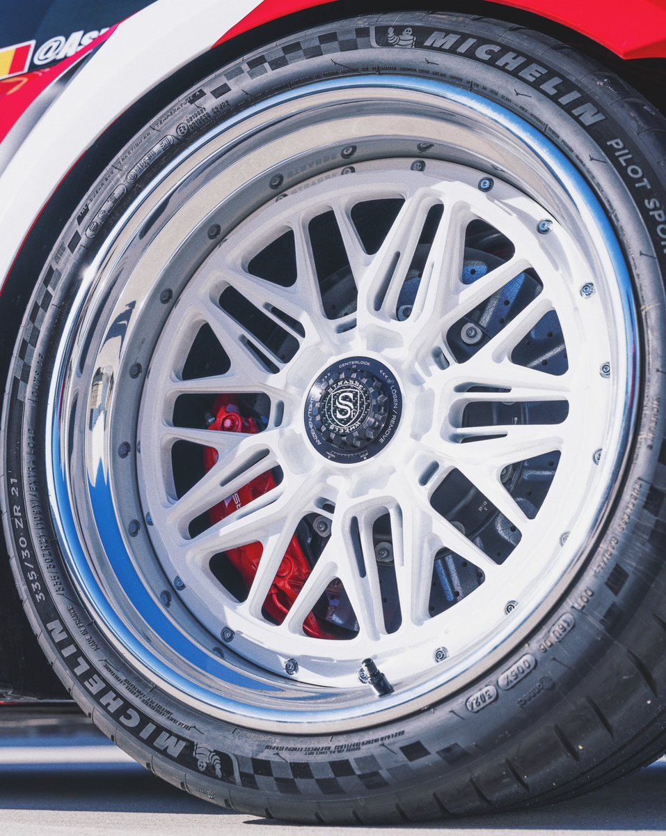 KFLETCH___'s tweet image. New work for Porsche. The Iconic Coca Cola Livery continues. 992 GT3RS. StrasseWheels project