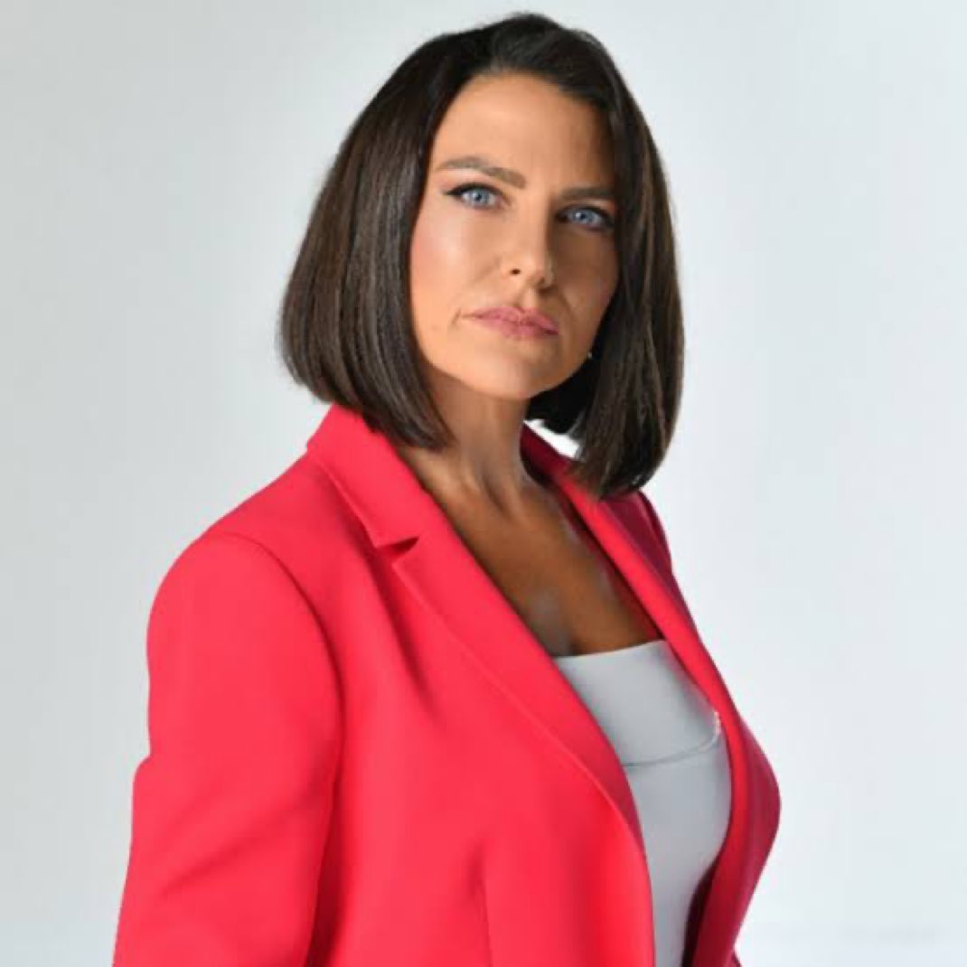 Ece Üner: "Atatürk bu suni tartışmalara çok önce noktayı koymuş. 'Ne mutlu Türküm diyene' diyerek. 

'Ne mutlu Türk ırkından gelene' demiyor! Ne mutlu Türk'üm diyor!"