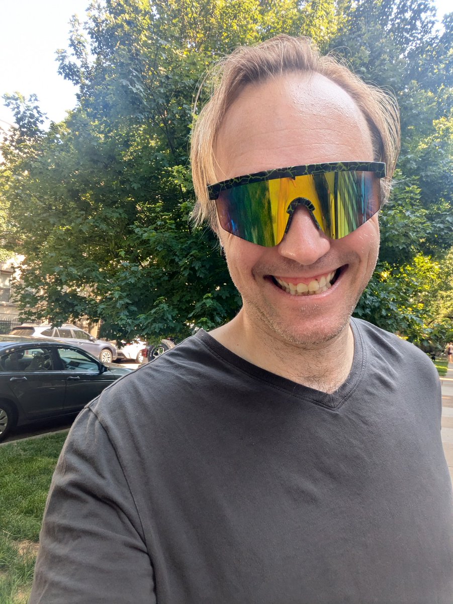 Nohandsgamer's tweet image. No stream tonight. Enjoying the summer one last time before the expansion starts. Long streams this week!