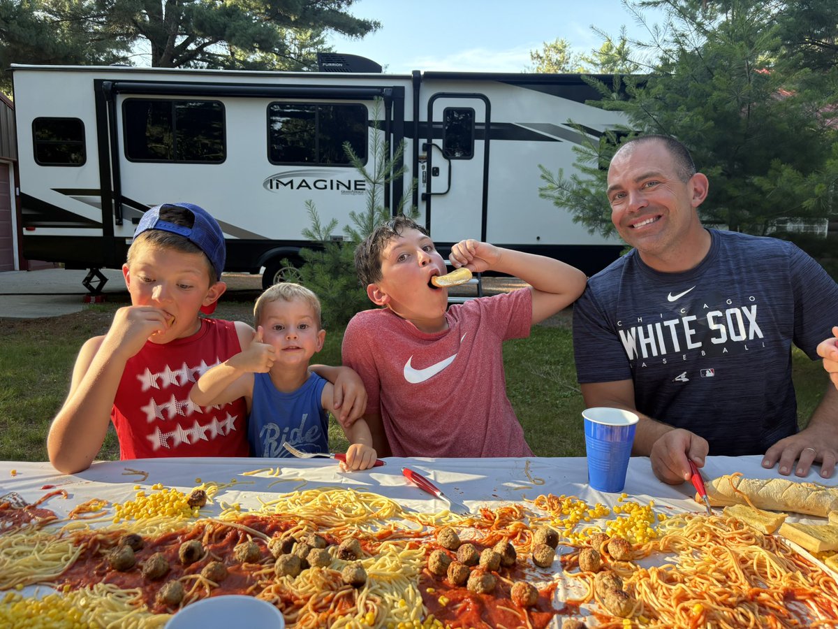 ProfeBeckstrom's tweet image. Summer 2025 - Day 28: Wazee and spaghetti dump! 🏖️ 🍝