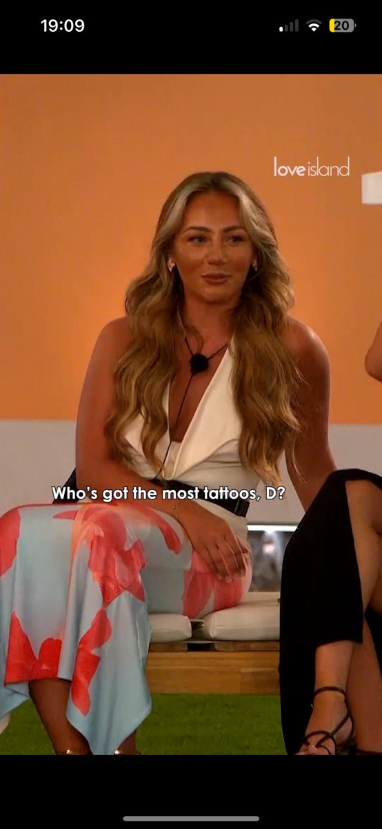 Meg disrespecting shakira while wearing HER dress is crazyyy #loveisland
