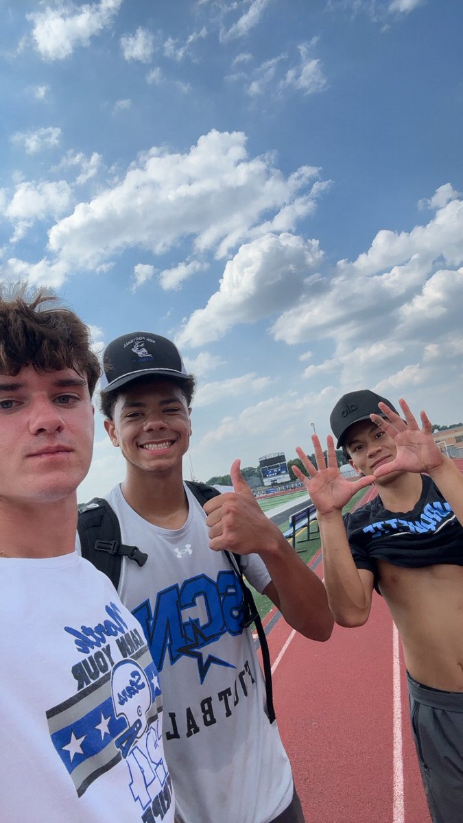 matkins2_'s tweet image. Law of Extra:
Threw some of our new concepts after practice today with @cameron_enders and @jadenttran .
@robertpomazak @SCNFBOFFICIAL