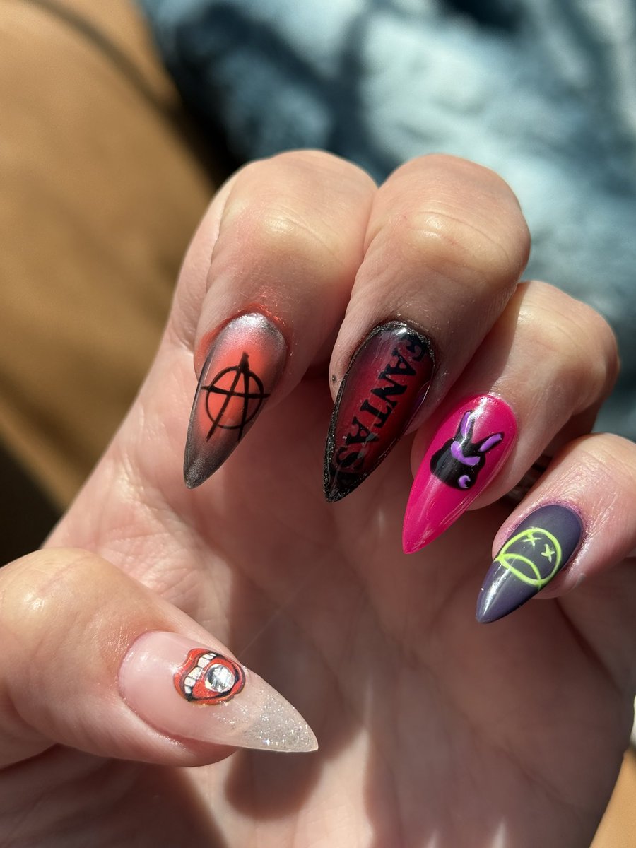 Atinymamabear50's tweet photo. Last thing on my list for the Ateez concert were my nails!  ✅ Love them. ❤️🏴‍☠️ Can’t wait for Thursday!      #ATEEZINYOURFANTASY https://t.co/lqrX62qRjF