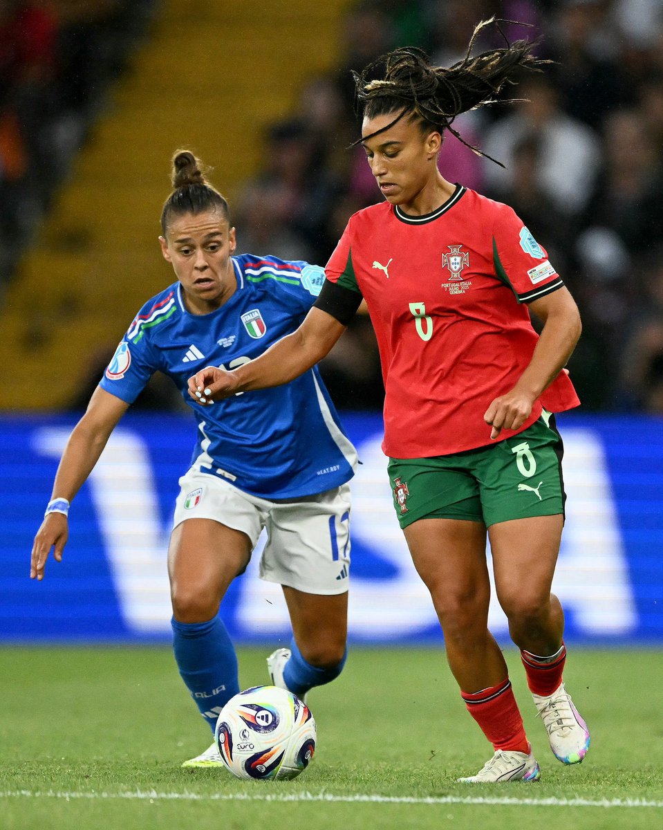 CeliaArderius's tweet photo. 🇵🇹 1-1 🇮🇹
 Empate en los últimos minutos que deja a Portugal con vida en la #Euro2025 

🧤 Morais fue clave con un partidazo bajo palos salvando a Portugal.

#EurocopaFemenina #Portugal #Italia https://t.co/sxwU16jBSY