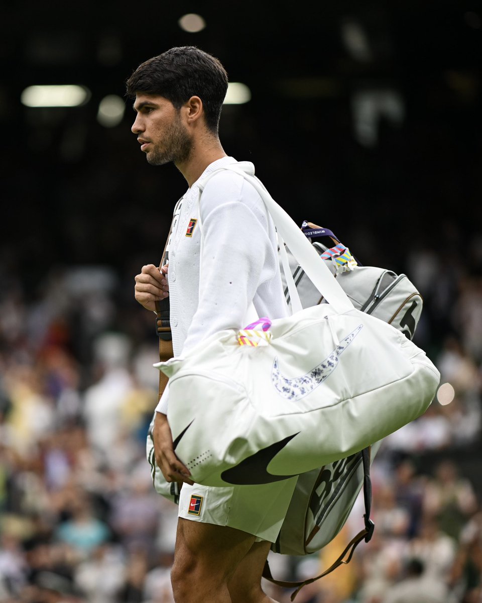 LaverCup's tweet image. Bags packed, next stop quarterfinals 🌱
Team Europe’s Carlos Alcaraz reaches his third straight Wimbledon quarterfinal, extending his Centre Court winning streak to 18.
Team World’s Taylor Fritz is through to back‑to‑back quarters and Ben Shelton makes his first Wimbledon…