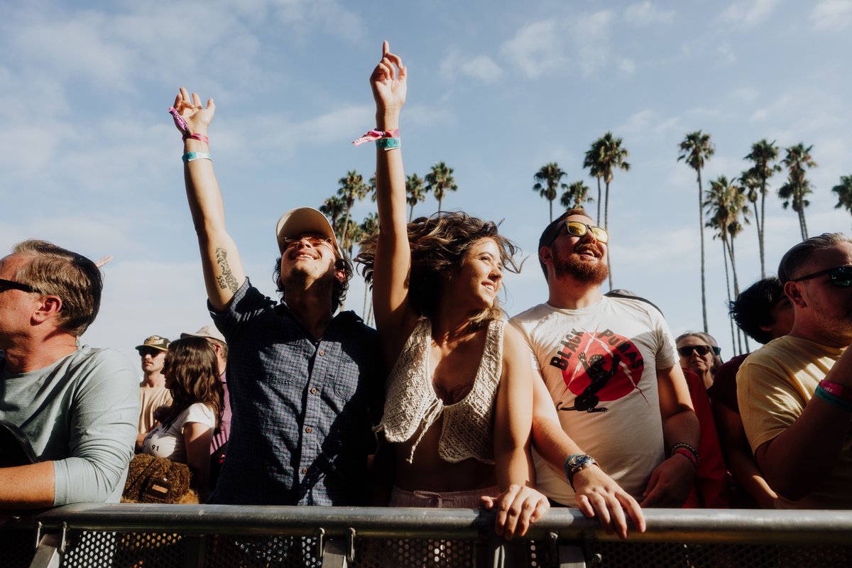 TheOhanaFest's tweet image. The ultimate Ohana vibes, all in one playlist 🌴 Press play, soak it in, and let your week begin 🎧 open.spotify.com/playlist/10XDY…
📸 Roger Ho