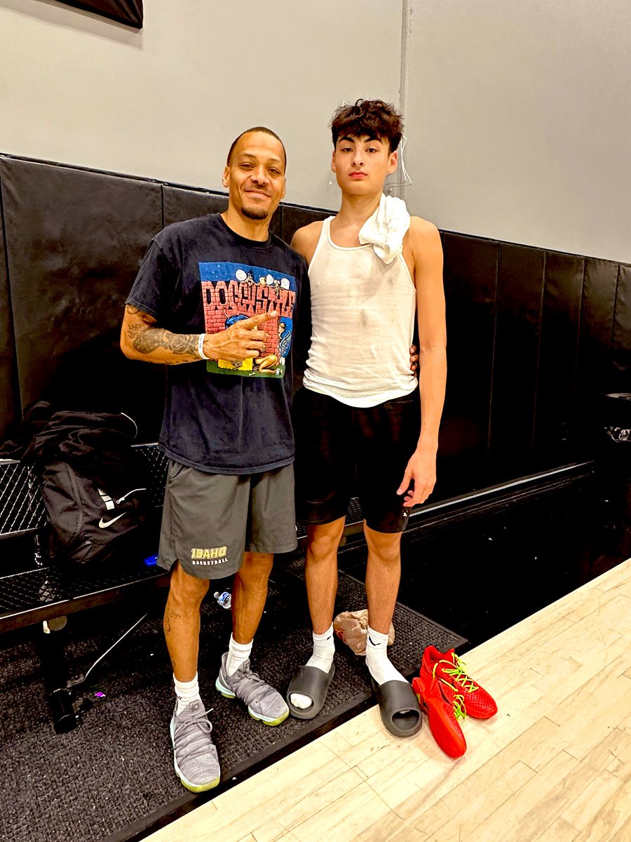 ElijahGPaez's tweet image. Appreciate the work this weekend Coach. Facility is Legit 💯

@Coach_B_Jones15 | @YGC_Hoops