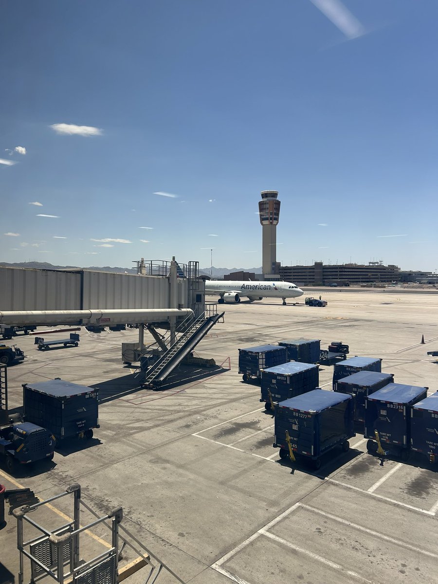 Lindsey Dean (@lindseydeantv) on Twitter photo โ๏ธ Just touched down in Phoenix last night but already heading back out to Texas for the <a href="/Big12Conference/">Big 12 Conference</a> Media days ๐
#big12football #cronkitenews โ๏ธ Just touched down in Phoenix last night but already heading back out to Texas for the <a href="/Big12Conference/">Big 12 Conference</a> Media days ๐
#big12football #cronkitenews