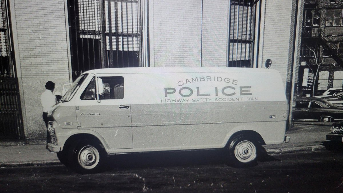 The #CambMa Police Department has added it’s first ever fully electric pick-up truck to the fleet. Read More: cambridgema.gov/Departments/ca…