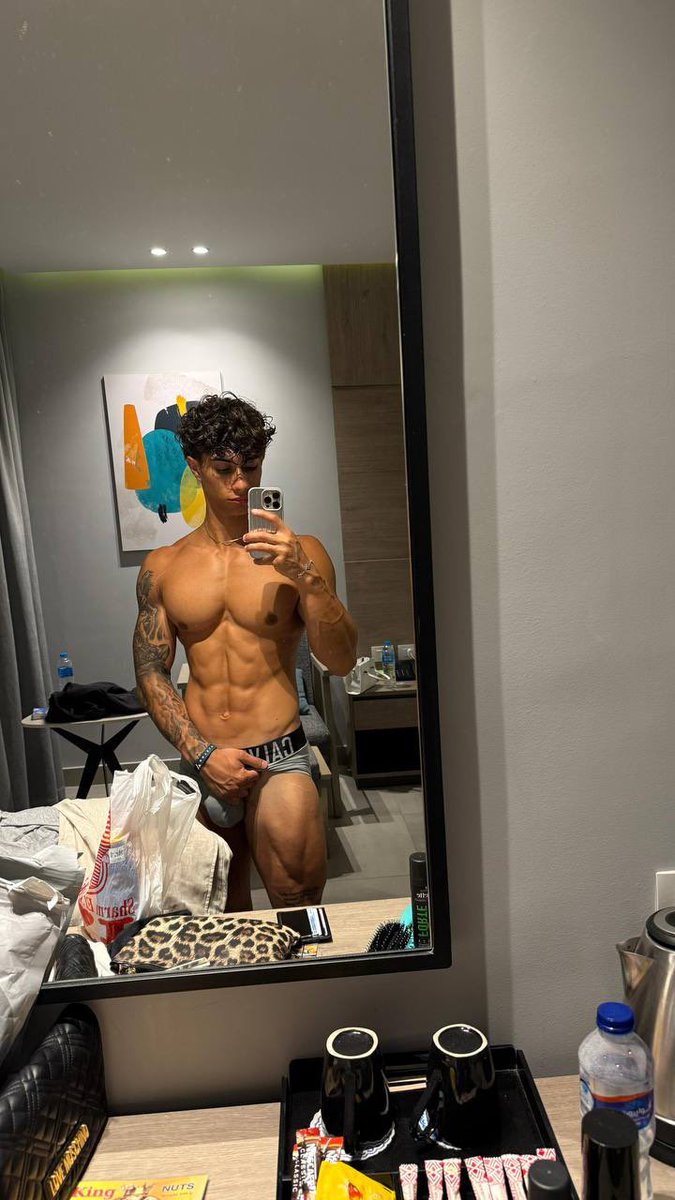 Che voto dai al mio fisico? sono curioso 😉🔥 scrivimelo nei commenti 💦

OF 🤍💙: onlyfans.com/mattysecret
TELEGRAM 🎁: t.me/+wYqpbW_1Ui40N…