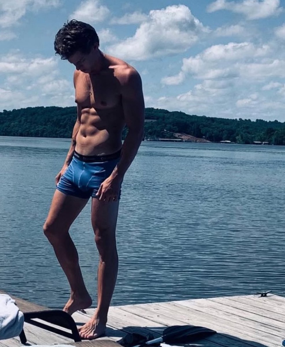 Sun’s out. Skin’s out.
Look all you want just know, this is only a preview.
Link in bio