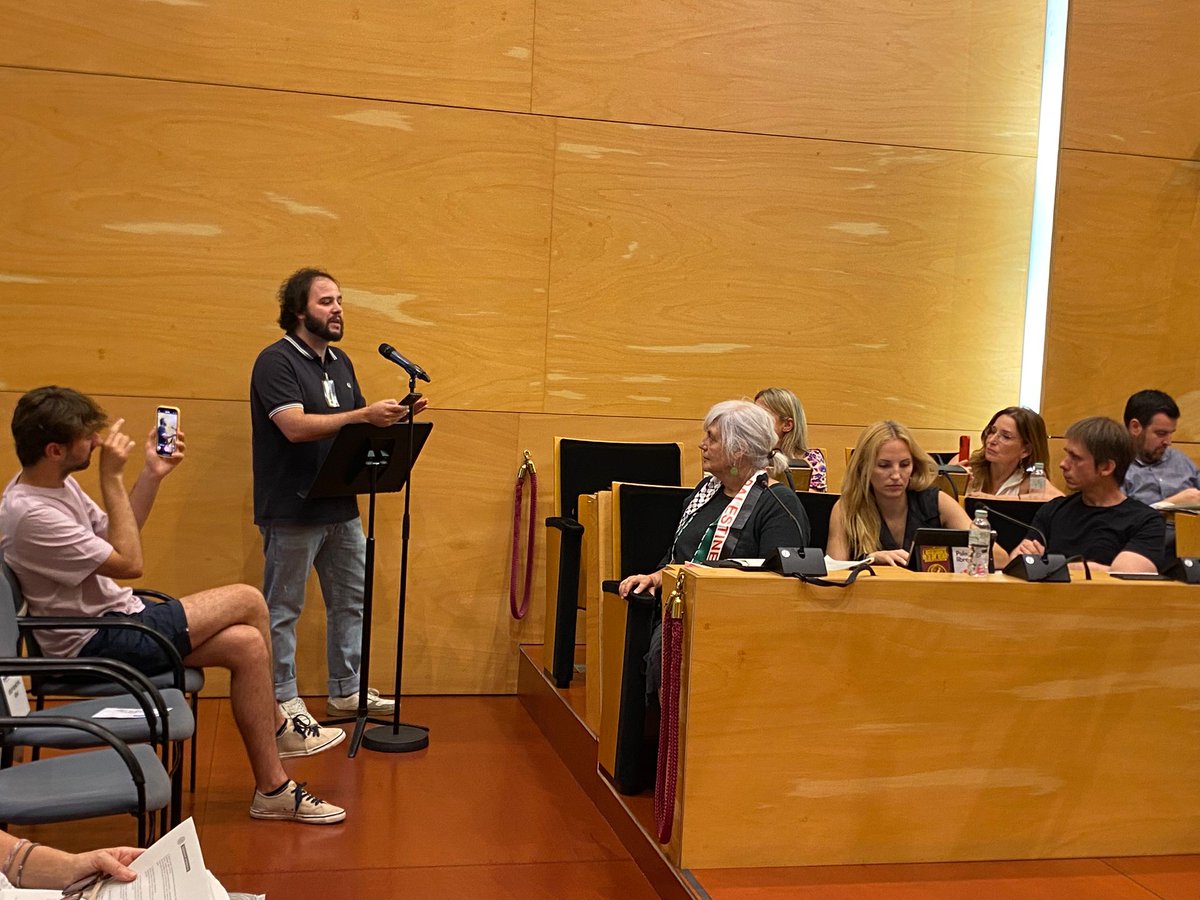 Jordi Ribàs Ustrell (@jordiru) on Twitter photo <a href="/bdncom/">Badalona Comunicació</a> ⌛A la direcció de l’empresa i al govern els diem: les paraules ja no són suficients. És hora de passar als fets.
❌De moment, però, els fets no són positius: incomprensiblement, el govern d'<a href="/Albiol_XG/">Xavier García Albiol</a> ha argumentat que és una causa justa, però ha votat NO a la moció d'avui. <a href="/bdncom/">Badalona Comunicació</a> ⌛A la direcció de l’empresa i al govern els diem: les paraules ja no són suficients. És hora de passar als fets.
❌De moment, però, els fets no són positius: incomprensiblement, el govern d'<a href="/Albiol_XG/">Xavier García Albiol</a> ha argumentat que és una causa justa, però ha votat NO a la moció d'avui.
