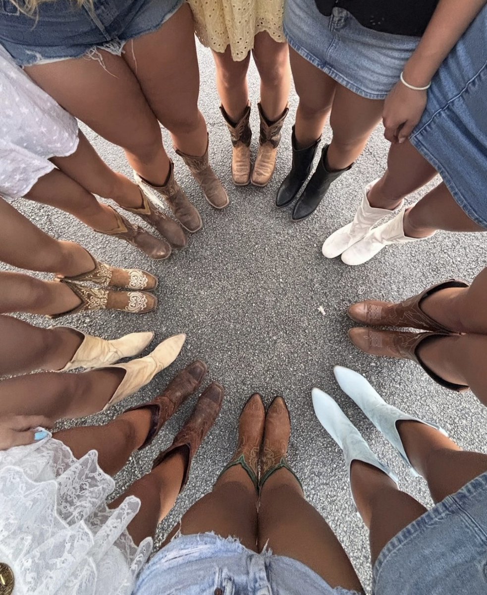 Thought You Should Know <a href="/MorganWallen/">morgan wallen</a> is coming to Hard Rock Stadium this weekend. "Just In Case" if you haven't booked your stay for a boot kickin' weekend. 🤠

#morganwallen #hardrockstadium #concert #country #countrymusic #miami #staycation #staycay