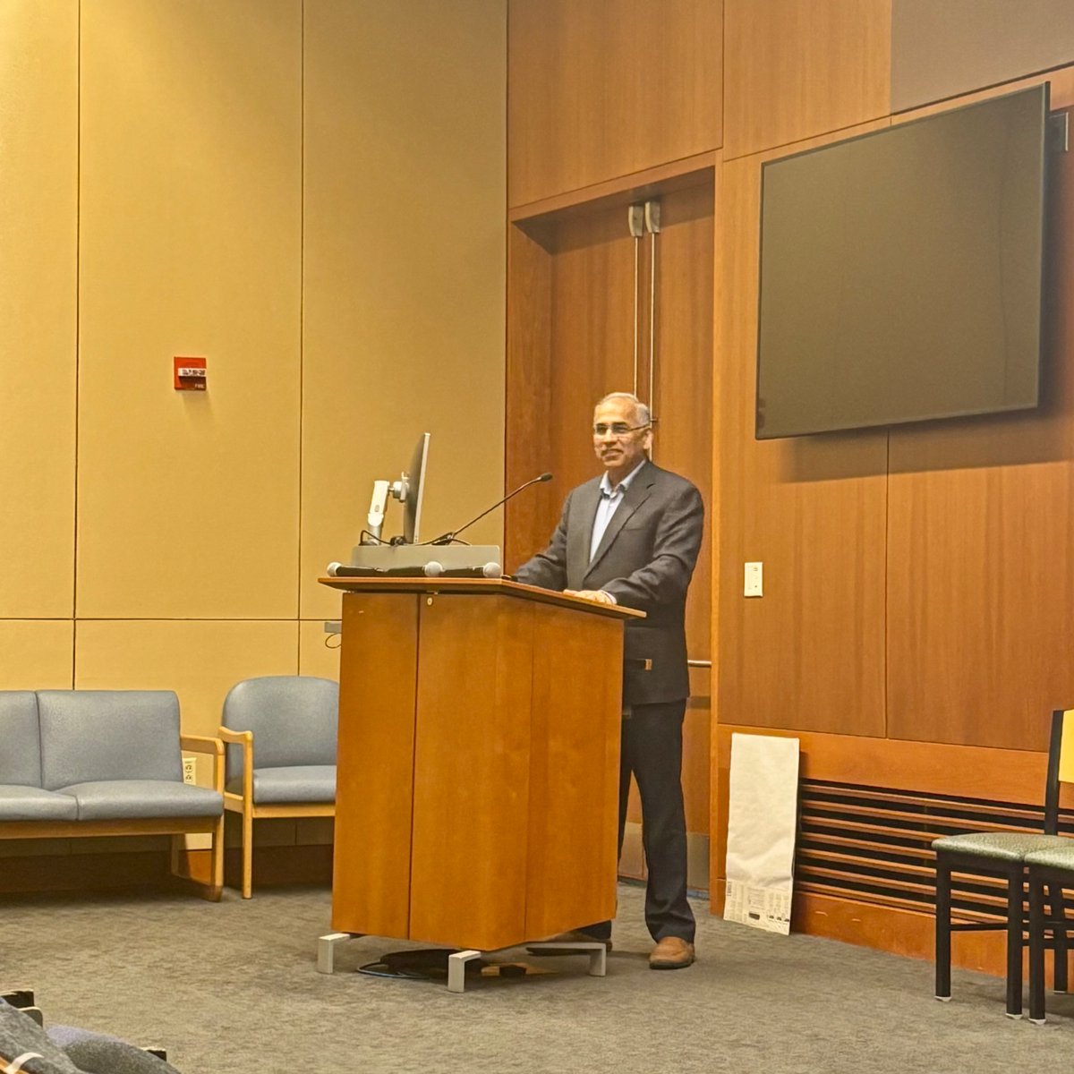YaleRadRes's tweet image. Today was an exciting day for Yale Radiology as we welcomed our incoming class of R1 residents!! ๐ Weโre so happy youโre here!! The future of YDR is looking bright! โจ