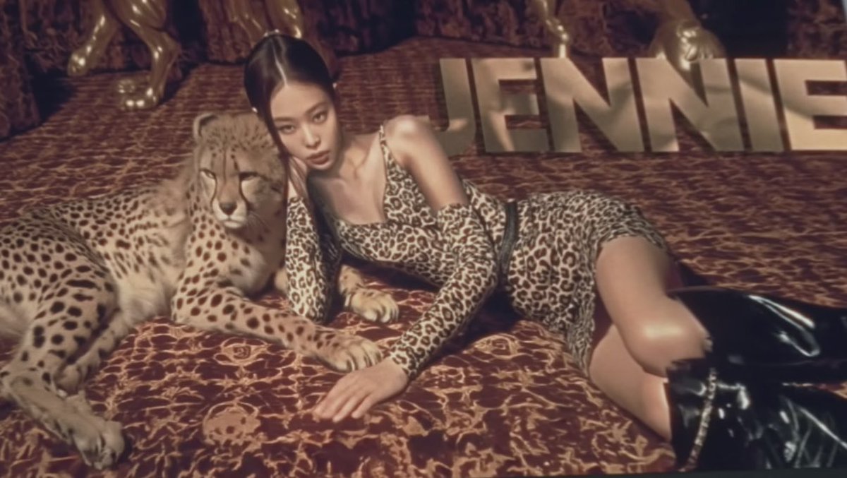First look at JENNIE in “Jump” video.