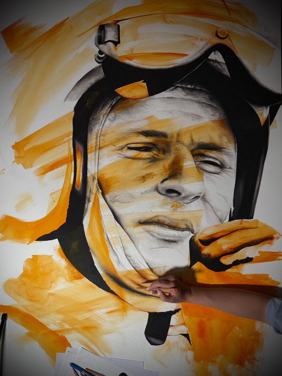 Ecapener's tweet image. Well @McLarenF1 certainly had a good weekend. Here's an update on my Bruce drawing. I spent a lot of time watching the F1, less time drawing it 😂 making up for it this week.