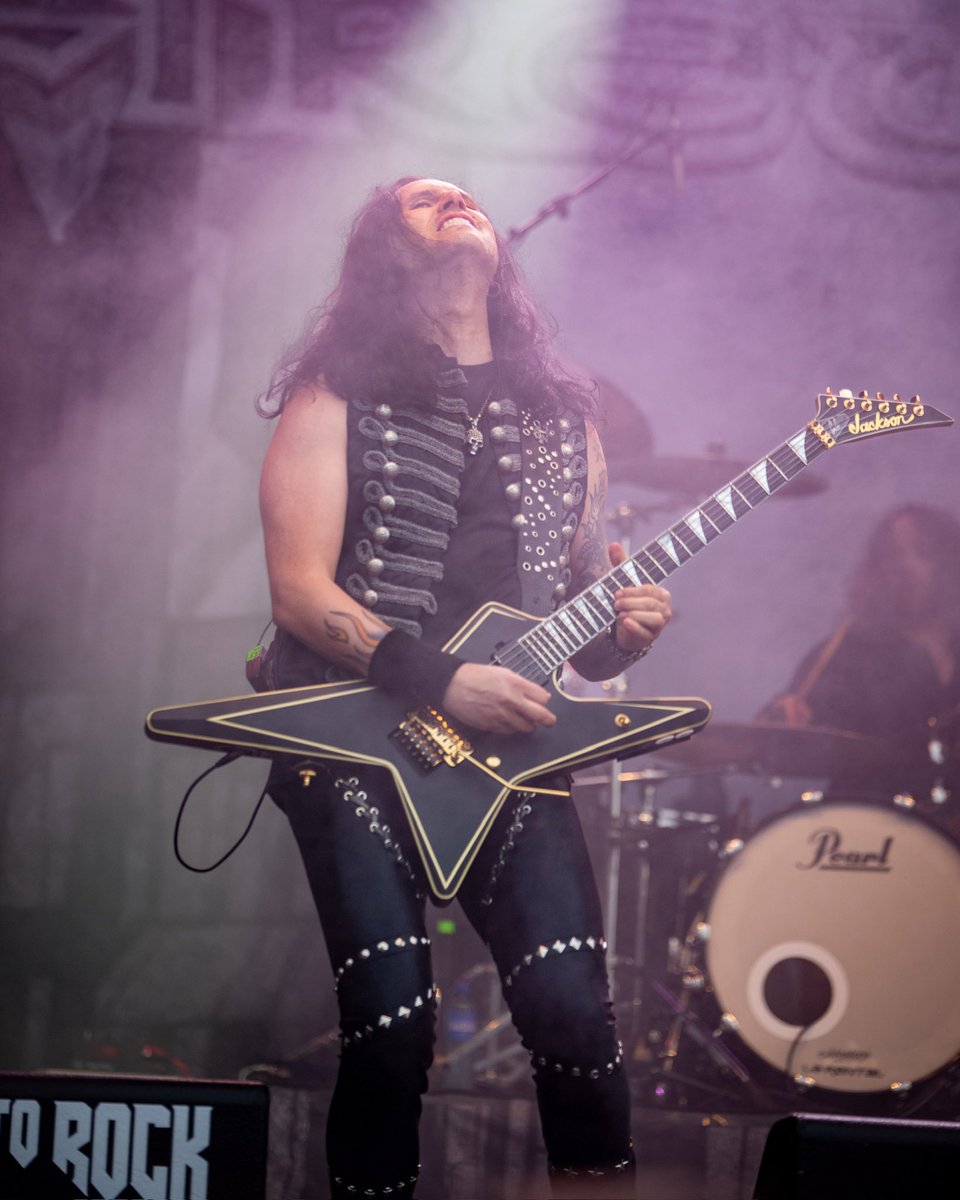 RockPicz's tweet photo. @firewindmusic @gusgofficial 
#firewind #gusg #timetorock #timetorockfestival #rockpicz #rockphoto #rockphotography #concertphotography #musicphotography #livemusic #livemusicphotography #htbarp #audioloveofficial #powermetal #heavymetal #nikon https://t.co/a0OFCCMuIS