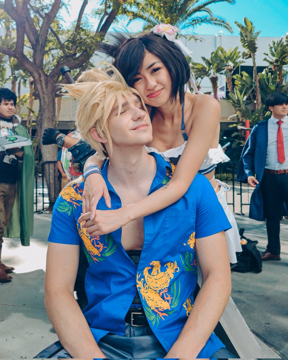 samhime_'s tweet image. A little out of order (bc I&apos;m so excited to share some photos) but our last day of Anime Expo was a success! 

@ziga_cos and I went in our comfiest cosplays of the weekend bc we wanted to shop, but kept getting stopped for photos! The CloTi love is strong in LA 🥹✊🏼❤️💙