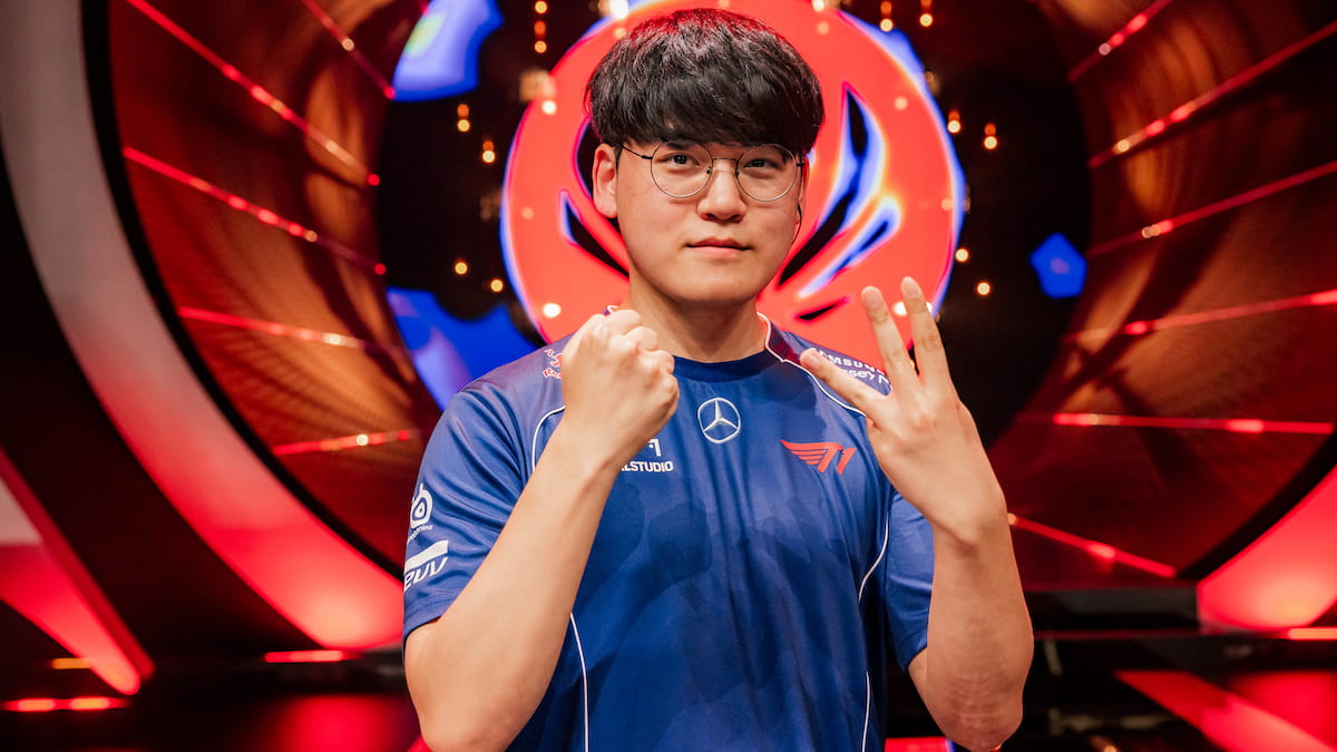 TeshTV's tweet image. Revisando las estadísticas, T1 Gumayusi 🇰🇷viene con un estado de forma increíble pese a las turbulencias de hace unos meses:
Top 1 del MSI de TODOS los jugadores en daño por minuto con 848
TOP 3 en oro por minuto con 453
Jugador que MENOS muere de media en todo el torneo con 1,5