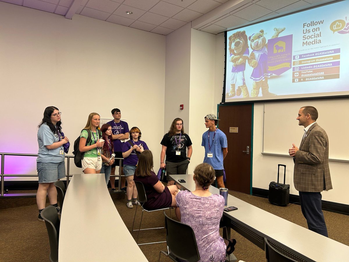 🦁✨ SOAR 4 made it count! This group of Lions crushed the “Find the Dean” finale in #CASEatUNA. Confidence sparked. Bonds built. Their #myUNA journey is off to a fantastic start! 💜💛📚⚡ #SOAR2025 #CASEatUNA