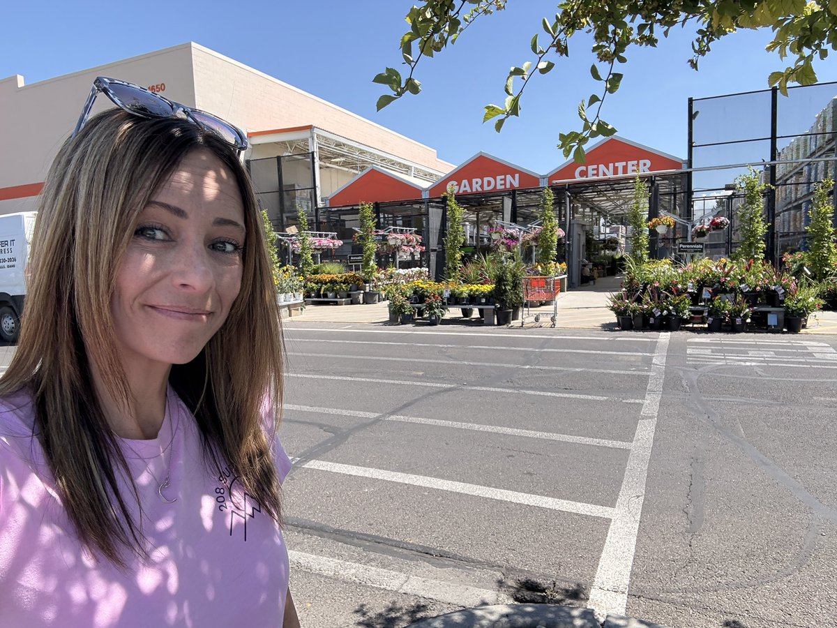 Thrifting was a bust so clearing my mind here. Anyone know where? 🌼