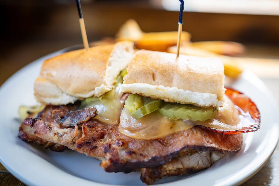 winkinglizard's tweet image. ๐ Summer Flavor Fest is HERE! ๐๐น๐ฅ
Our new Summer Flavor Fest Menu kicks off TODAY:
๐ Lemon Pepper Wing Sauce
๐ฅช Cuban Sandwich
๐ฅ Thai Peanut Chicken Salad
๐ Thai Peanut Chicken Sandwich
๐ฎ Caribbean Shrimp Tacos
๐ Bo-Man's Roman Smash Burger
winkinglizard.com/summer-2-speciโฆ